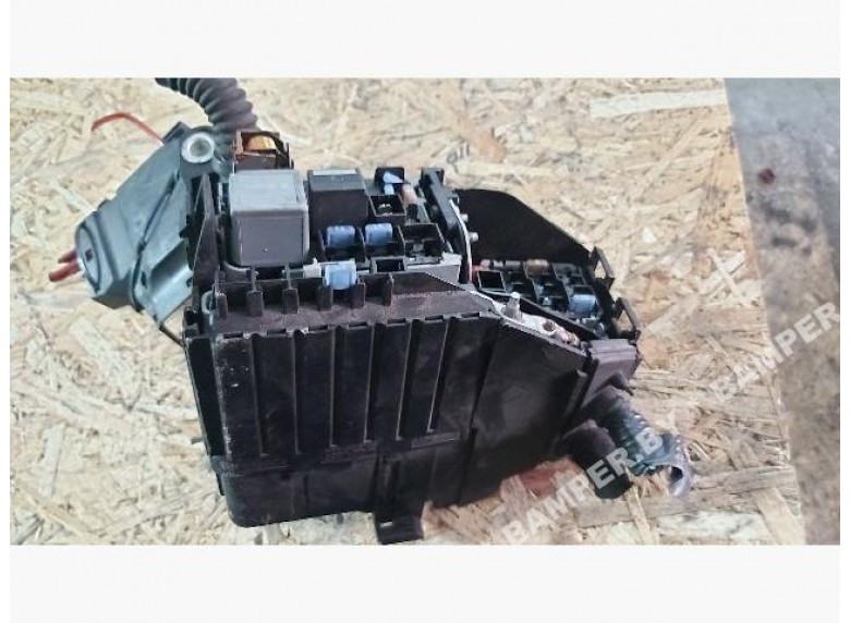 Блок предохранителей к Volvo S80