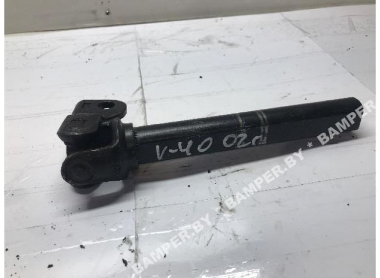 Рулевой карданчик к Volvo V40, 2002г.