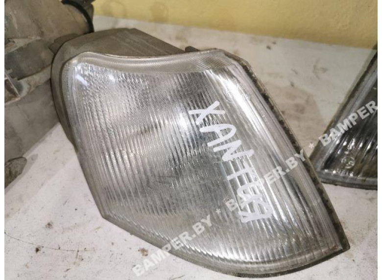 Поворотник правый к Citroen Xantia, 1996г.