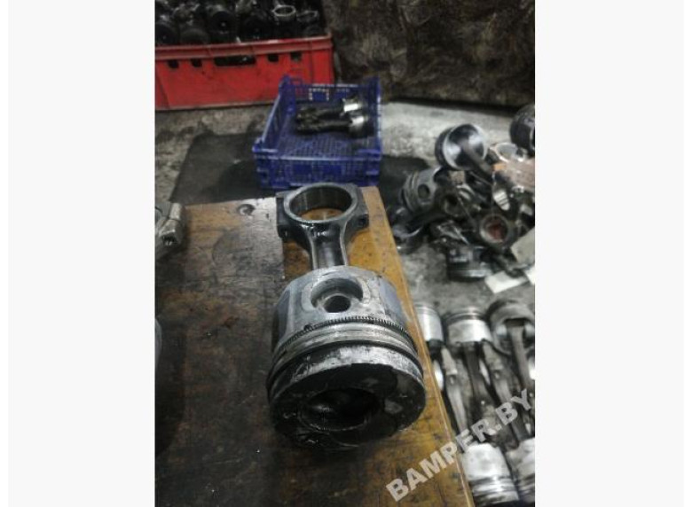 Поршень к Renault Espace, 2001г.