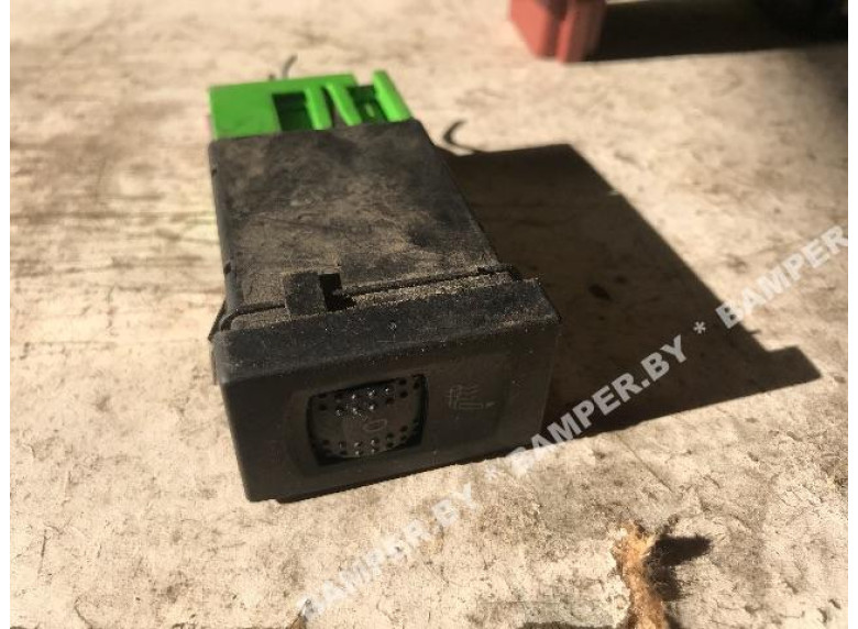 Кнопка подогрева сидений к Volkswagen Passat, 2000г.