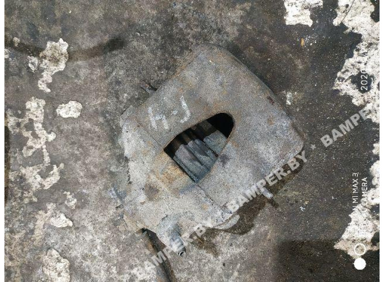 Суппорт передний правый к Volkswagen Golf, 1999г.