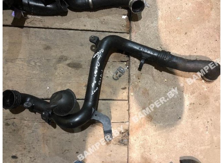 Патрубок интеркулера к Volkswagen Passat