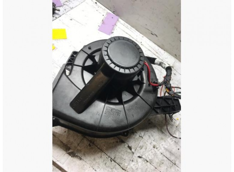 Моторчик печки к Volkswagen Fox