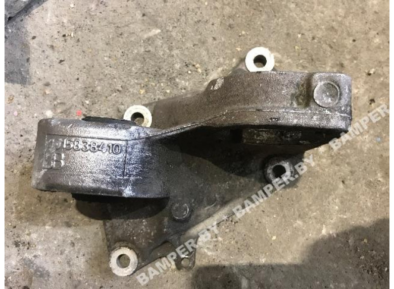 Кронштейн полуоси к Peugeot 605, 1995г.