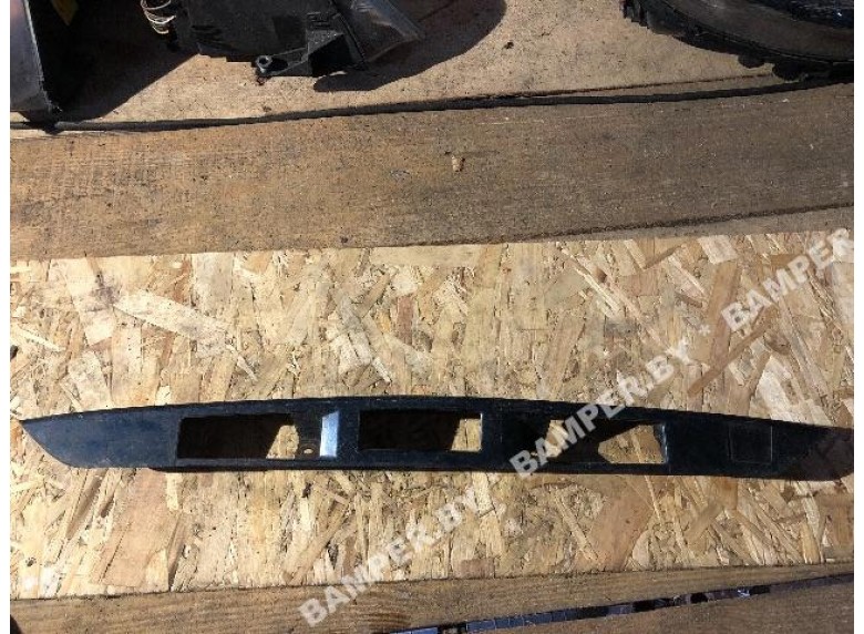 Накладка подсветки номера к Mazda Premacy