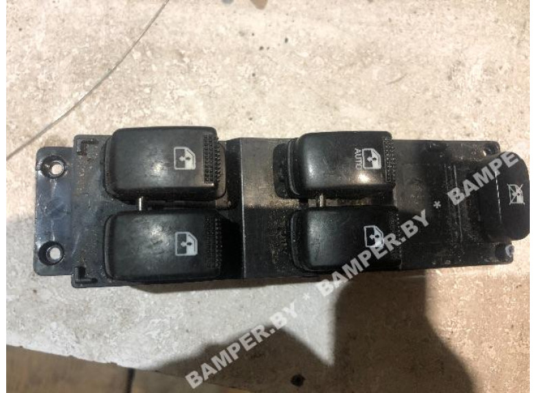 Кнопка стеклоподъемника к Hyundai i10, 2008г.