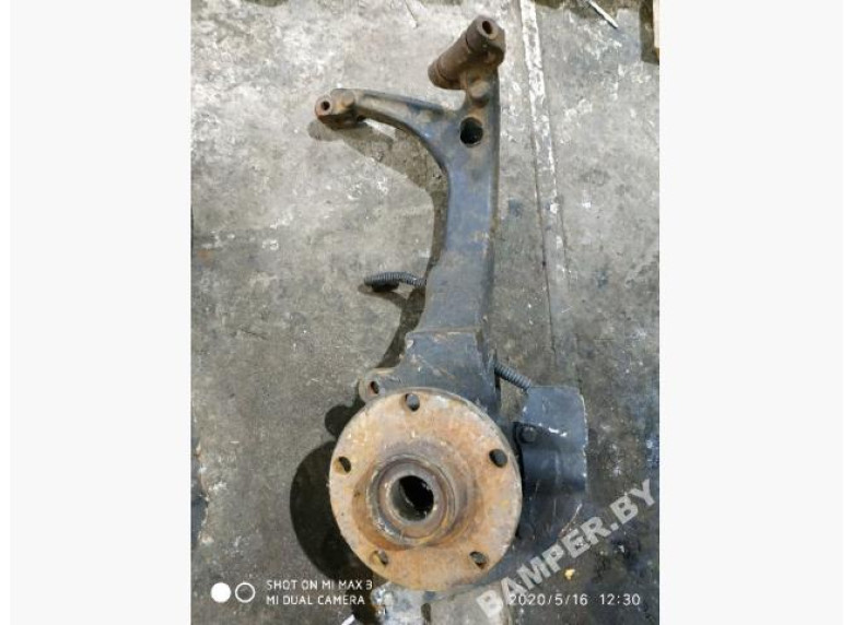 Ступица передняя правая к Volkswagen Passat, 1999г.