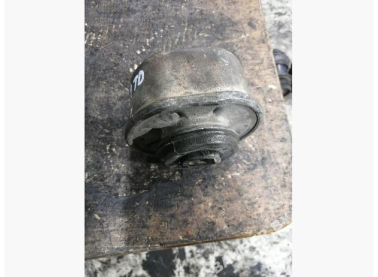 Подушка крепления двигателя к Volkswagen Transporter, 1996г.