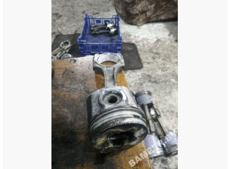 Поршень к Citroen C5, 2003г.