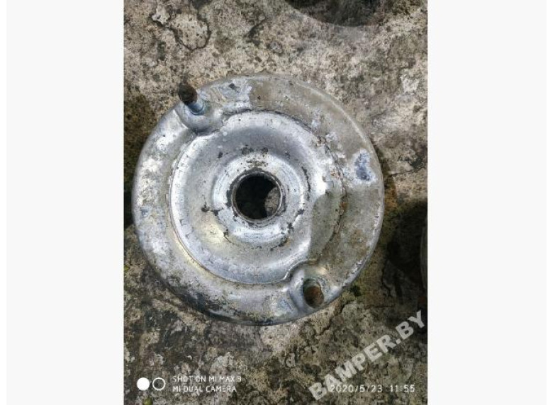 Опора амортизатора верхняя (чашка) к Volkswagen Passat, 2002г.