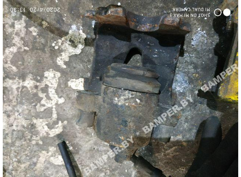 Суппорт передний левый к Volkswagen Golf, 1999г.