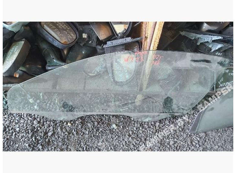 Стекло двери передней левой к Mercedes C W203, 2002г.