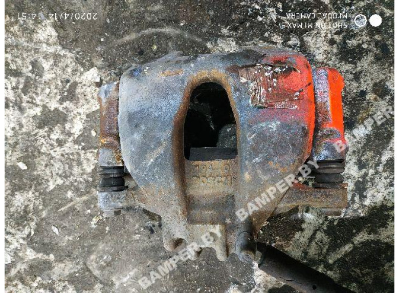 Суппорт передний правый к Peugeot 308, 2008г.