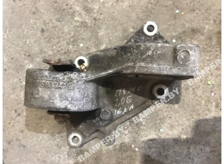 Кронштейн полуоси к Peugeot 605, 1995г.