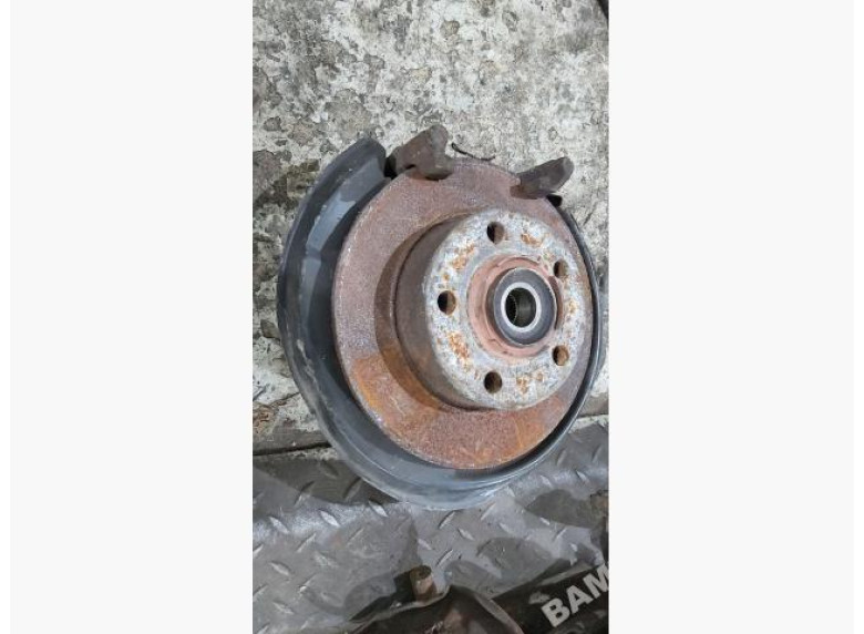 Ступица задняя левая к Volkswagen Passat, 1999г.