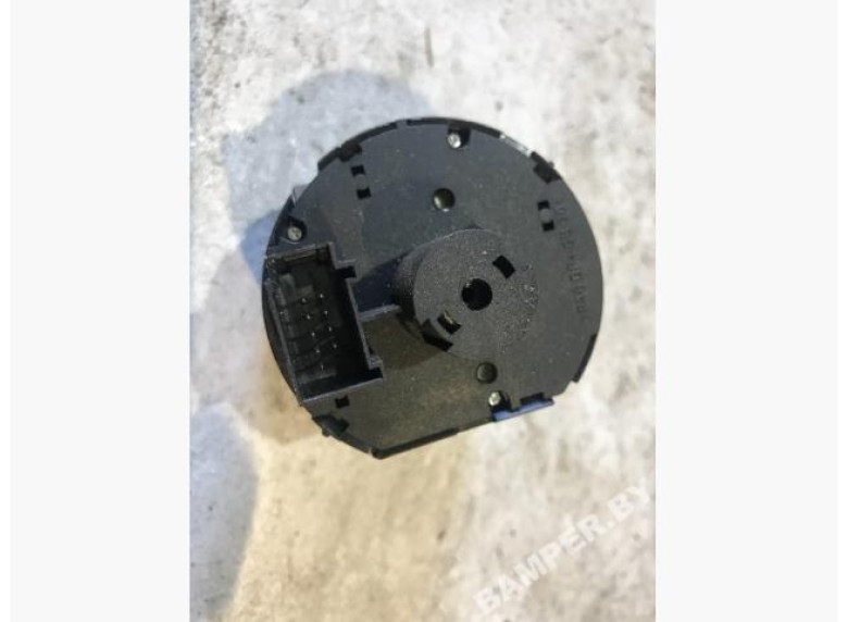 Переключатель света к Volkswagen Golf, 2004г.