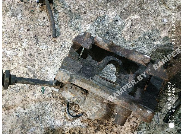 Суппорт передний правый к Renault Espace, 2004г.