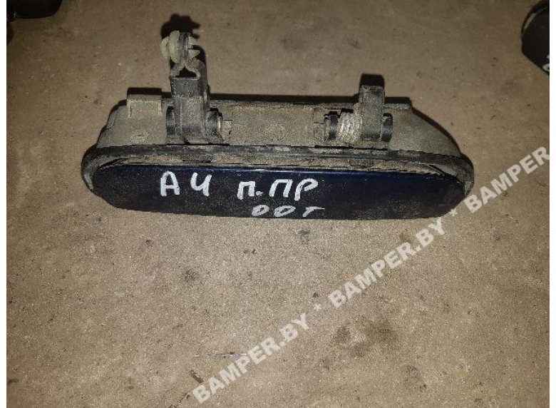 Ручка наружная передняя правая к Audi A6, 2000г.
