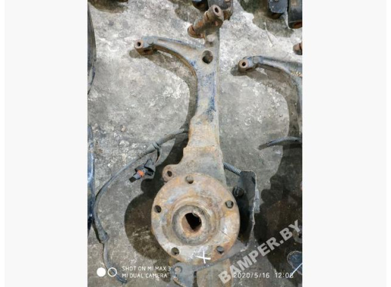 Ступица передняя правая к Volkswagen Passat, 1999г.