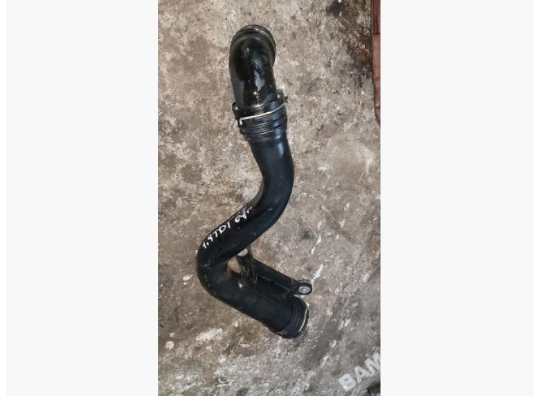 Патрубок интеркулера к Volkswagen Passat, 2008г.