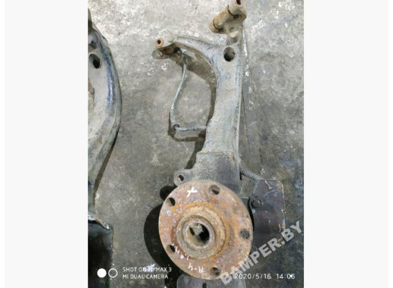 Ступица передняя правая к Volkswagen Passat, 2000г.