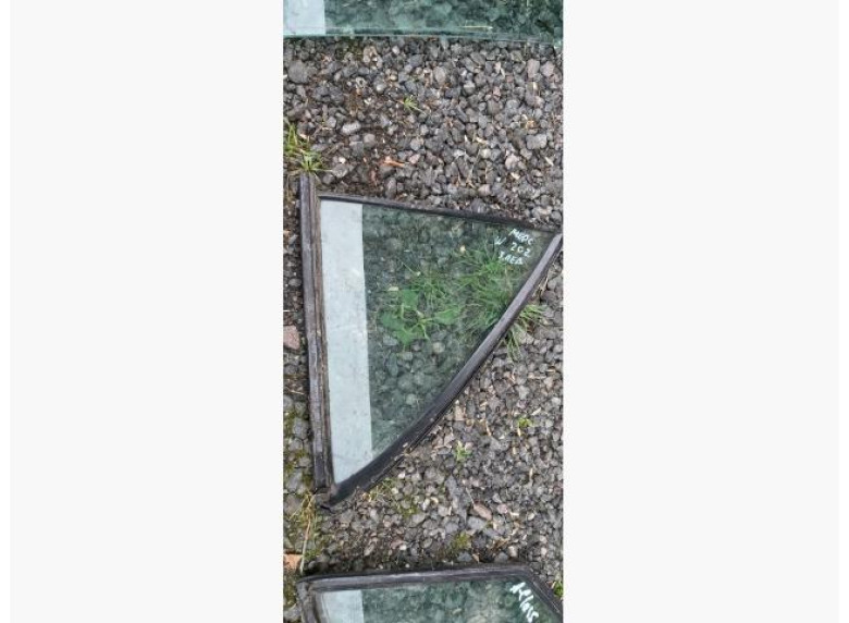 Форточка задняя левая к Mercedes C W202, 1994г.