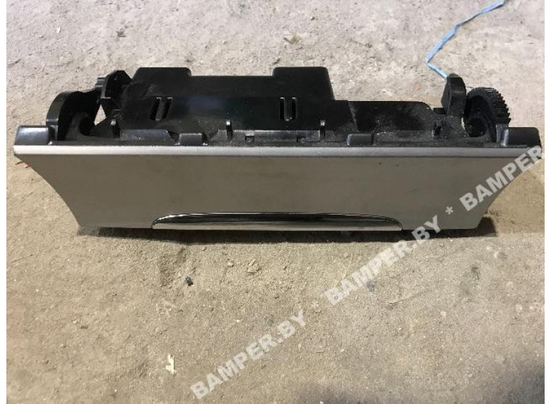 Пепельница к Volkswagen Passat, 2006г.