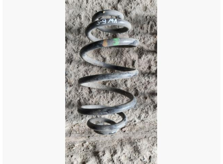 Пружина задняя к Volkswagen Passat, 2002г.