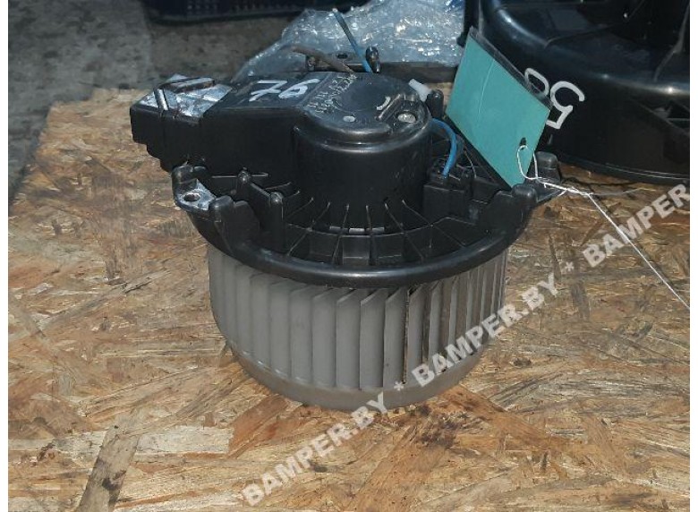 Моторчик печки к Toyota Yaris