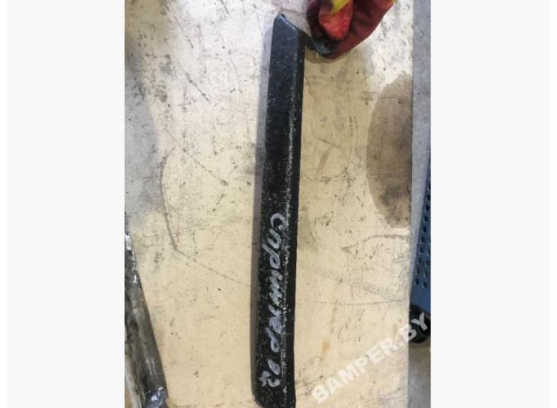 Ус под фару левый к Mercedes Sprinter, 2002г.