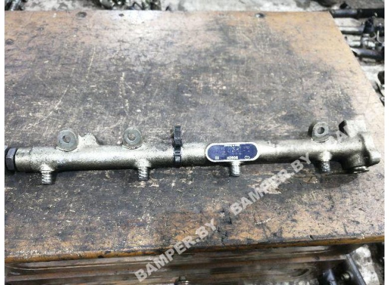 Топливная рампа к Mercedes E W210