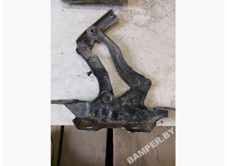 Петля капота правая к Mercedes A W169, 2006г.