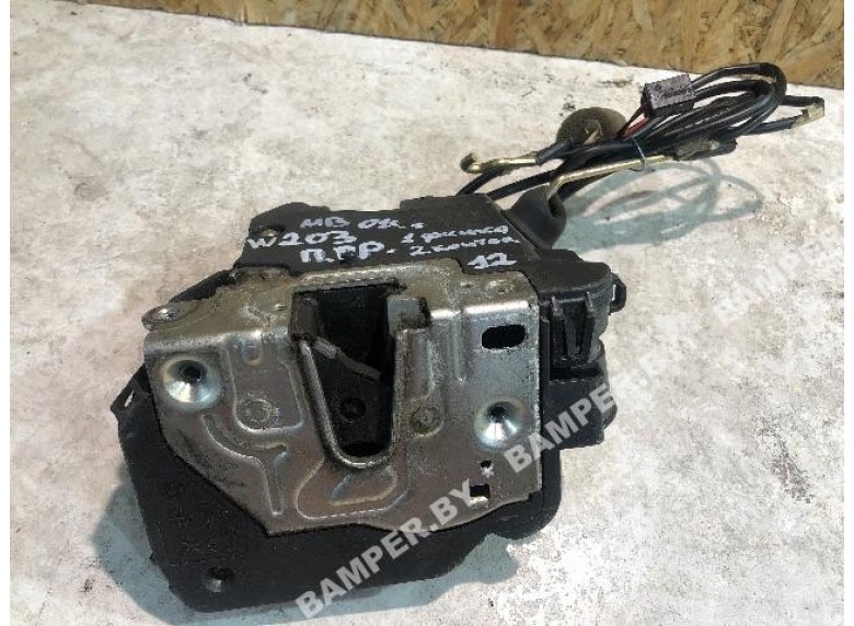 Замок двери передней правой к Mercedes C W203