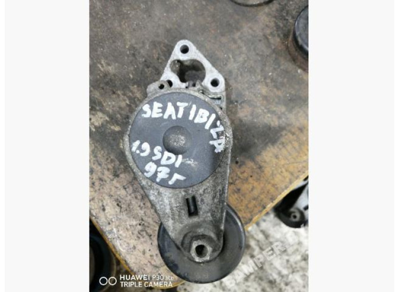 Натяжитель ремня генератора к Seat Ibiza, 1999г.