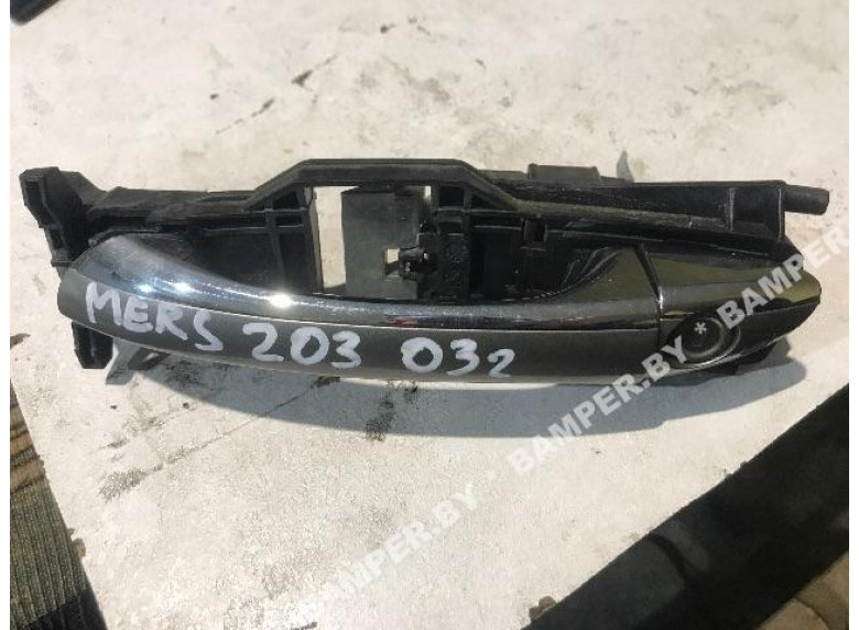 Ручка наружная передняя левая к Mercedes C W203, 2003г.