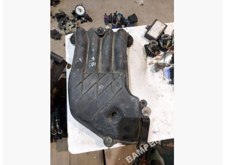 Коллектор впускной к Volkswagen Golf, 2000г.