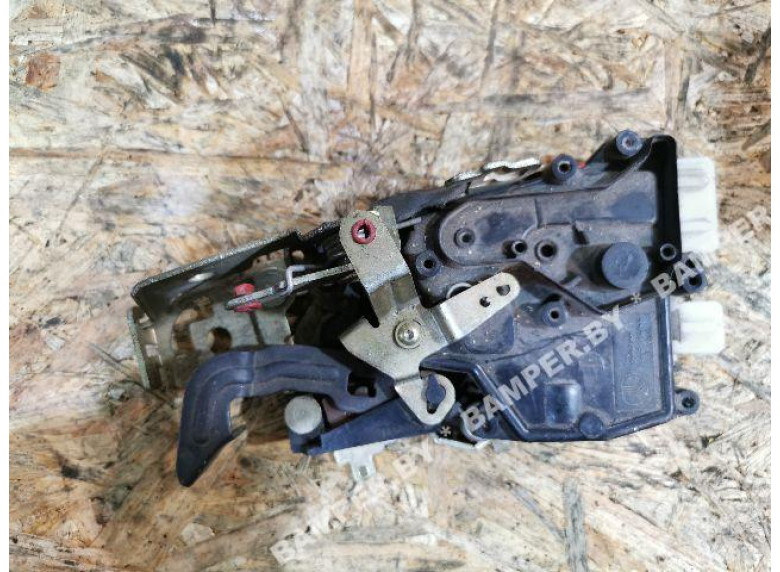 Замок двери передней правой к Peugeot 605, 1998г.