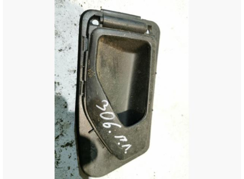 Ручка внутренняя передняя левая к Peugeot 306, 2000г.