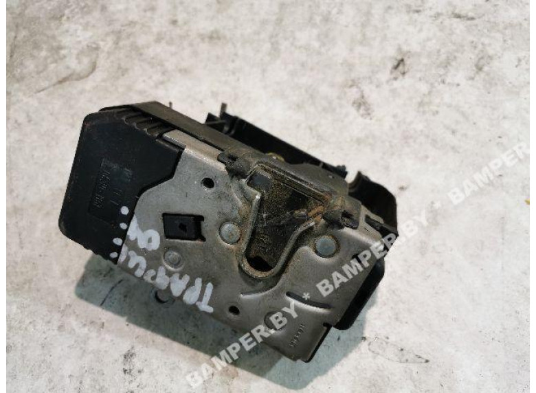 Замок двери задней левой к Renault Trafic, 2001г.
