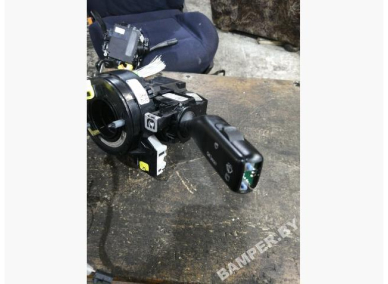 Переключатель подрулевой (стрекоза) к Volkswagen Golf, 2005г.