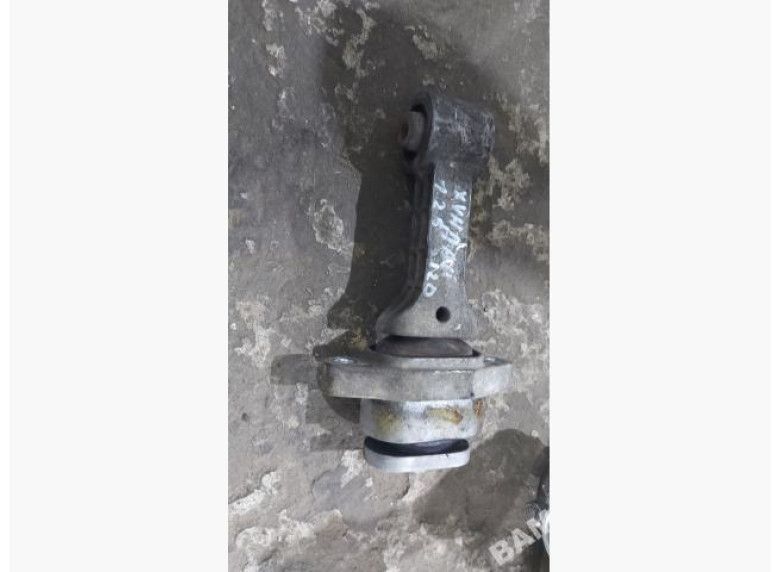 Кронштейн двигателя к Hyundai i20, 2008г.