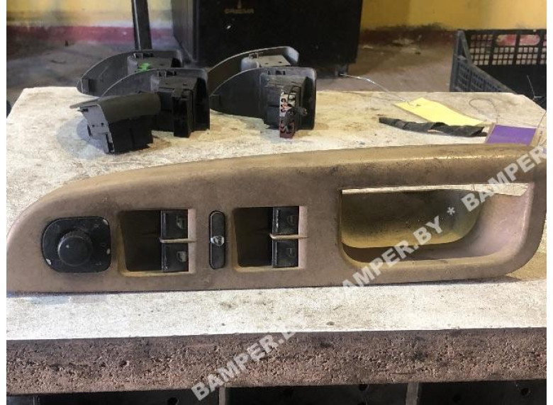 Блок управления стеклоподъемниками к Volkswagen Passat, 2006г.