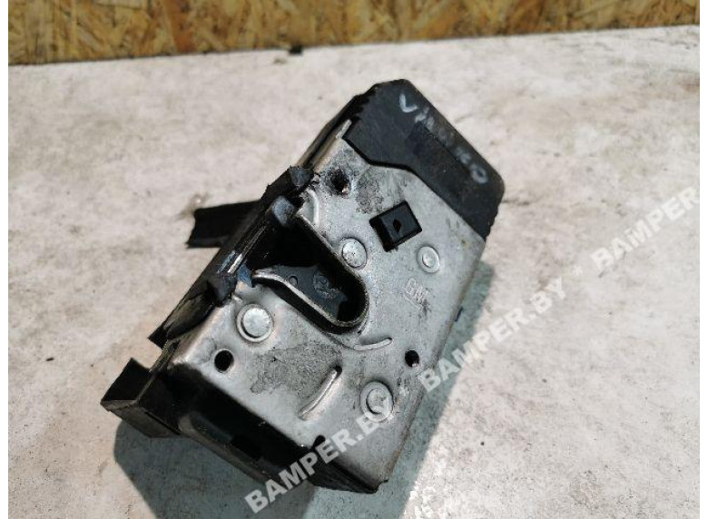 Замок двери передней правой к Renault Trafic, 2005г.