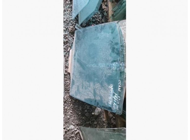 Стекло двери задней правой к Mercedes E W210