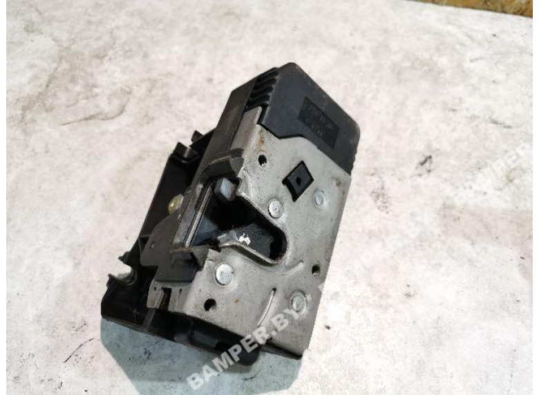 Замок двери передней правой к Renault Trafic, 2007г.
