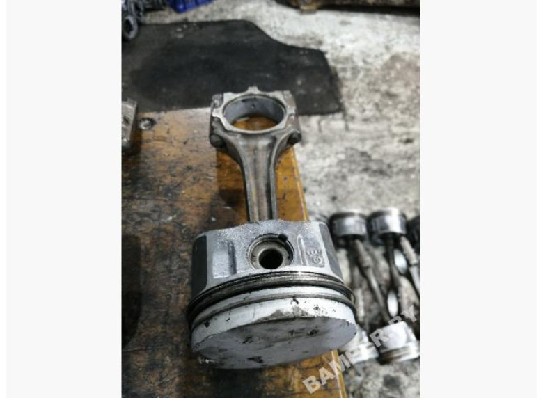 Поршень к Audi A4, 1999г.