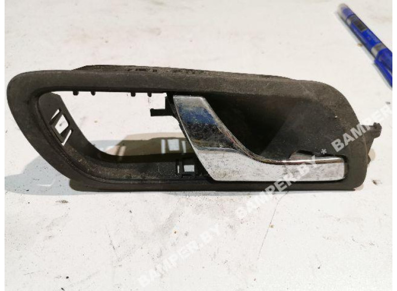 Ручка внутренняя передняя правая к Skoda Fabia, 2002г.
