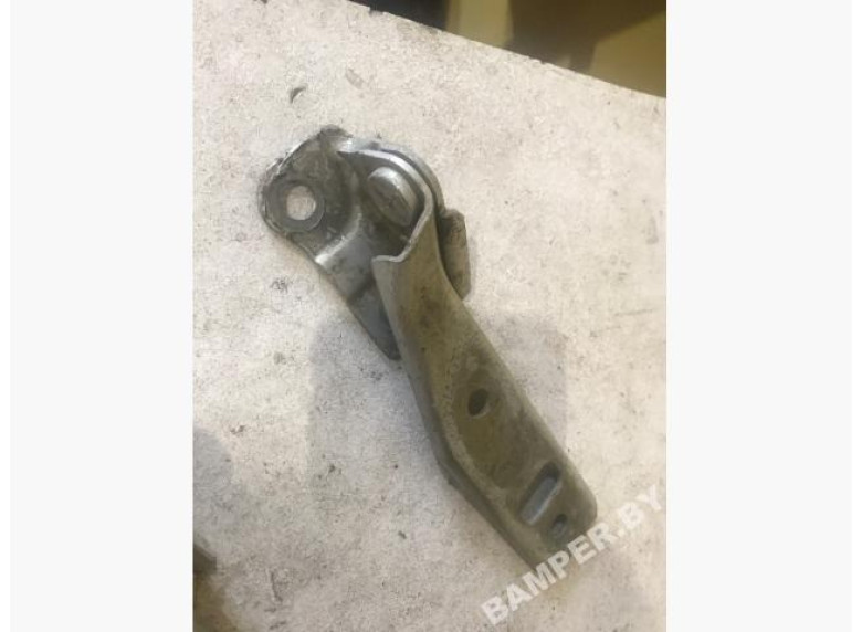 Петля капота левая к Volkswagen Golf, 2002г.