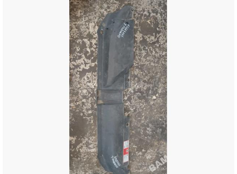 Накладка замка капота к Audi A4, 2008г.